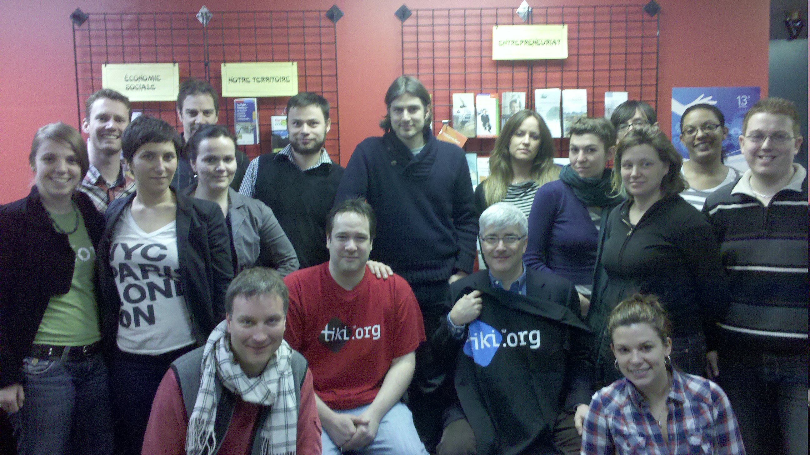 Photo de groupe de la formation Tiki à Montréal, du 25 février 2011
